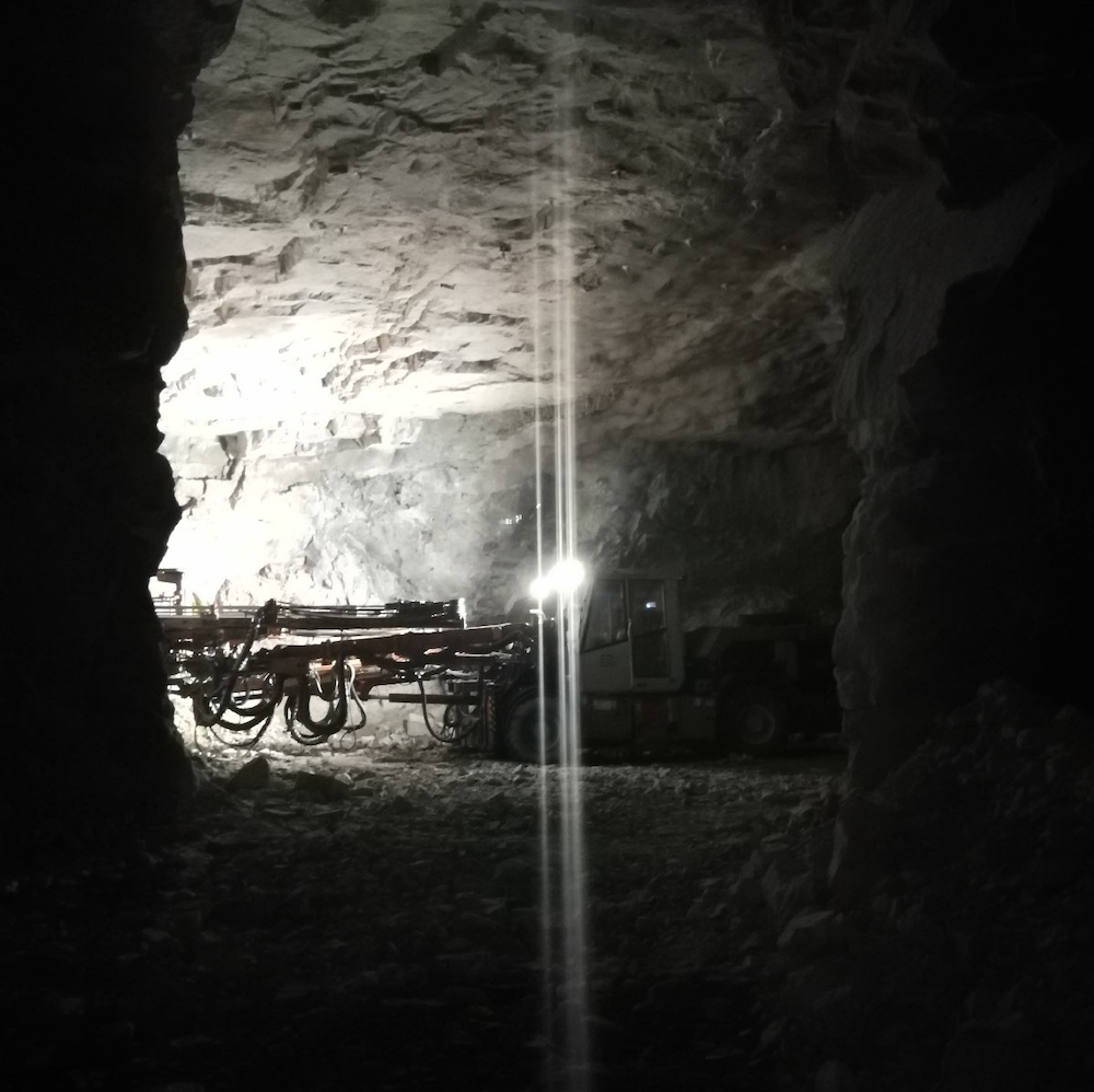 Excavation and reinforcement work in sewer tunnels